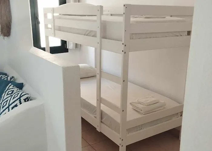 White Island Apart Otel Panteli